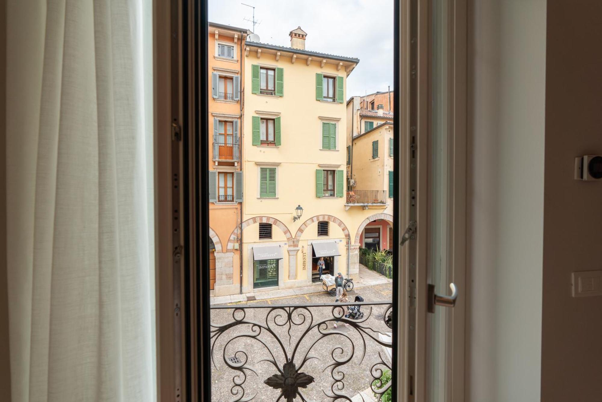 Готель Palazzo Biasini By Postcardsfrom Верона Екстер'єр фото